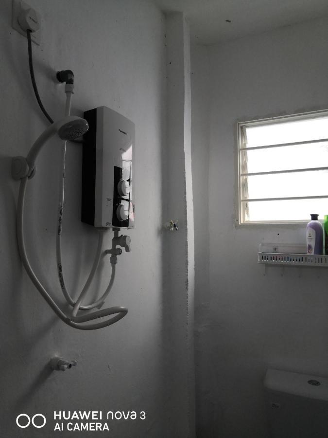 Abah 2 Room Homestay Pasir Gudang Exterior photo